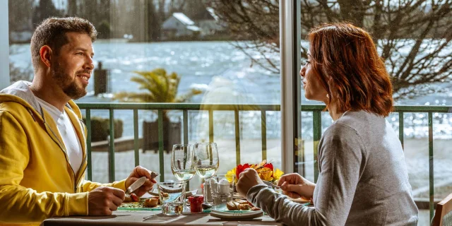 Rives En Seine April 2018 Caudebec En Caux Restaurant Le Normandie Vue Seine Logis De France Produits Locaux Drone Press