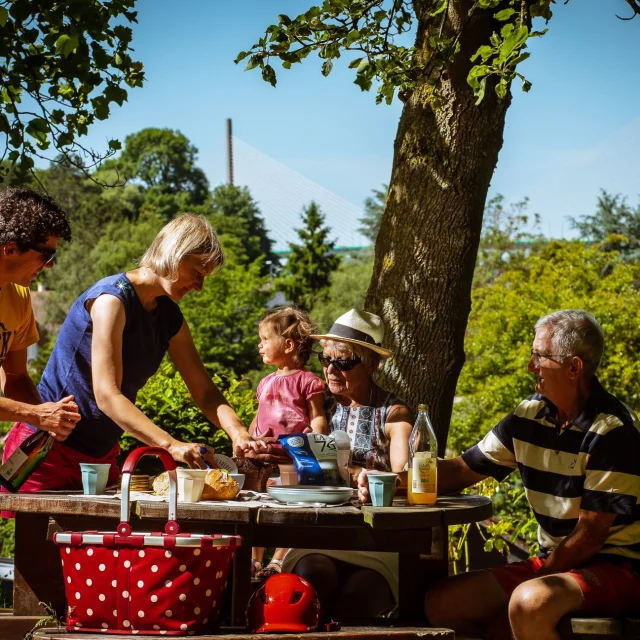 Saint Wandrille Rancon Ete 2020 Pique Nique En Famille Au Vert Nature Normandie Drone Press